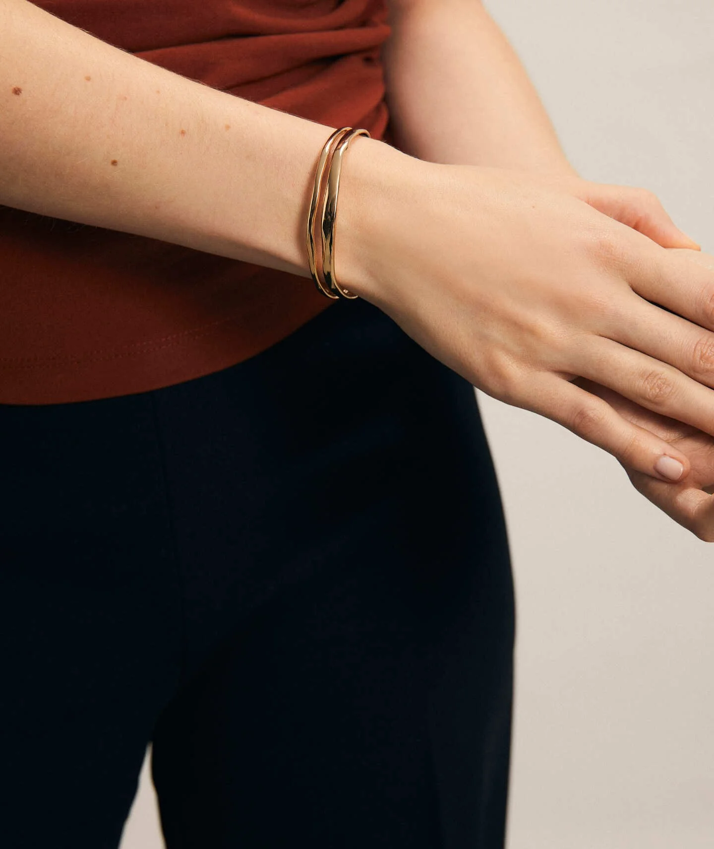 Pulsera Macar rígida lisa - Image 3